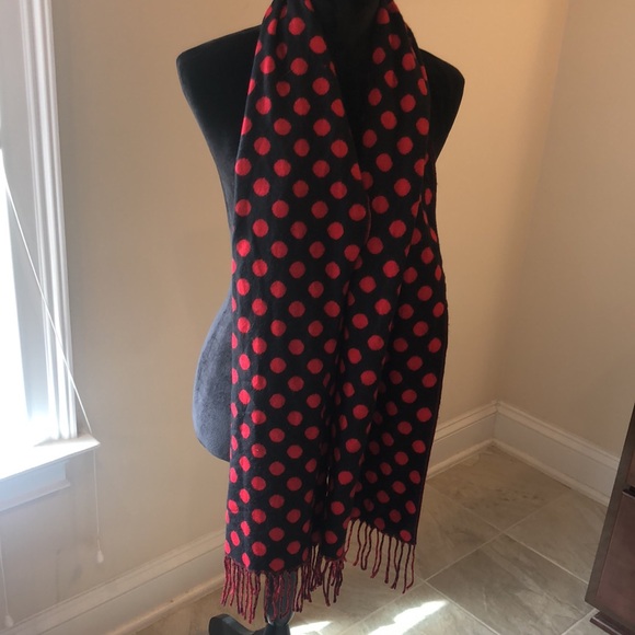 Reversible red and black polka dot fringed scarf - Picture 3 of 6